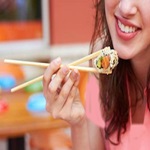 آهسته غذا خوردن باعث کاهش کالری دریافتی می شود