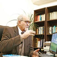 دکتر احمد محیط